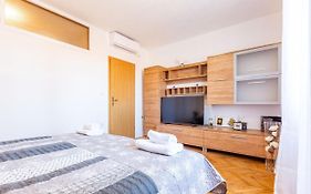 Bobo Central 2Br Apartment
